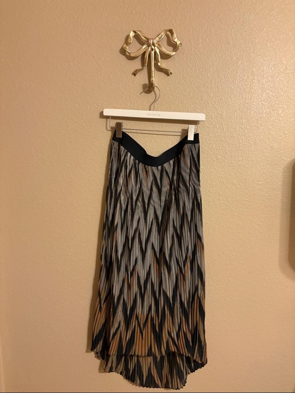 Boho Vintage Pleated Hi Low Skirt in Black, Gray & Tan